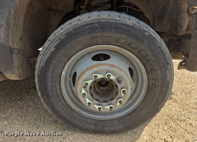 image for item DY1083 2015 Ford F450 Crew Cab utility / service truck