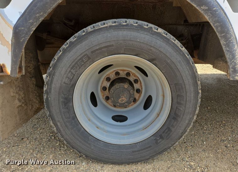 image for item DY1083 2015 Ford F450 Crew Cab utility / service truck