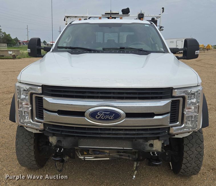 image for item DY1085 2017 Ford F550 Crew Cab utility / service truck
