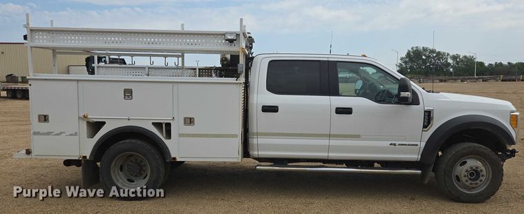 image for item DY1085 2017 Ford F550 Crew Cab utility / service truck