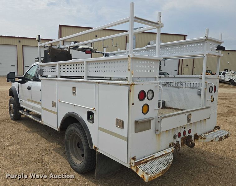 image for item DY1085 2017 Ford F550 Crew Cab utility / service truck