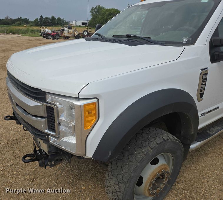 image for item DY1085 2017 Ford F550 Crew Cab utility / service truck