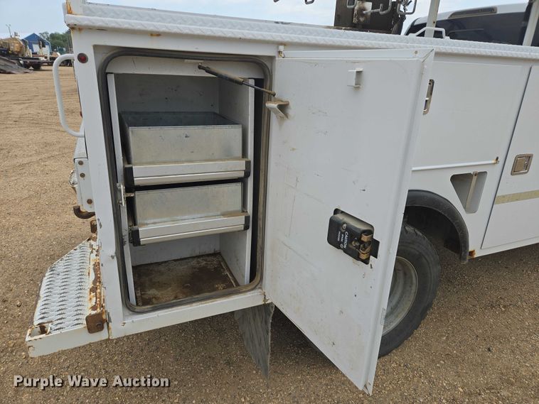 image for item DY1085 2017 Ford F550 Crew Cab utility / service truck