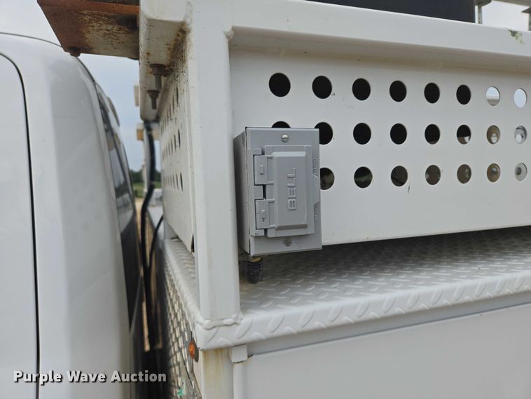 image for item DY1085 2017 Ford F550 Crew Cab utility / service truck