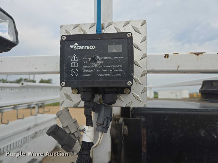 image for item DY1085 2017 Ford F550 Crew Cab utility / service truck