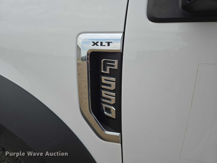 image for item DY1085 2017 Ford F550 Crew Cab utility / service truck