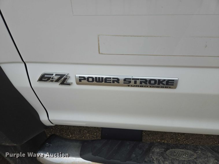 image for item DY1085 2017 Ford F550 Crew Cab utility / service truck