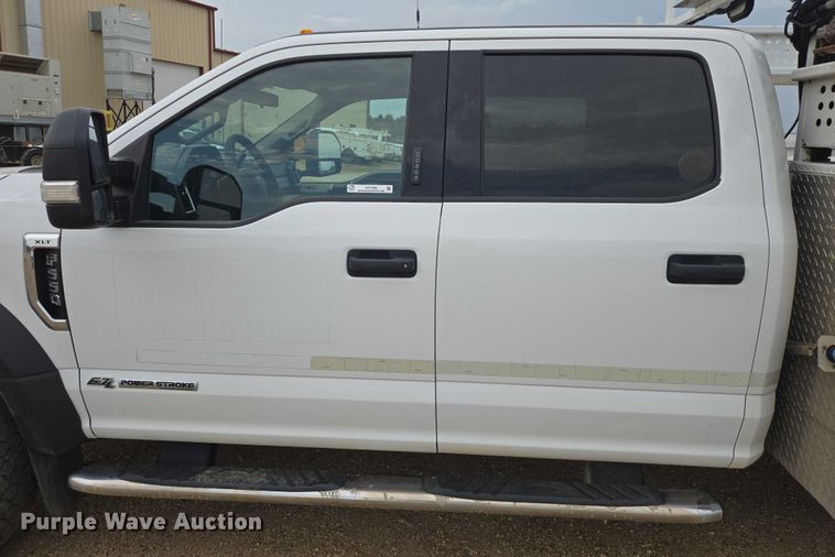 image for item DY1085 2017 Ford F550 Crew Cab utility / service truck