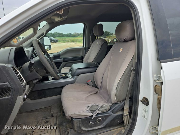 image for item DY1085 2017 Ford F550 Crew Cab utility / service truck