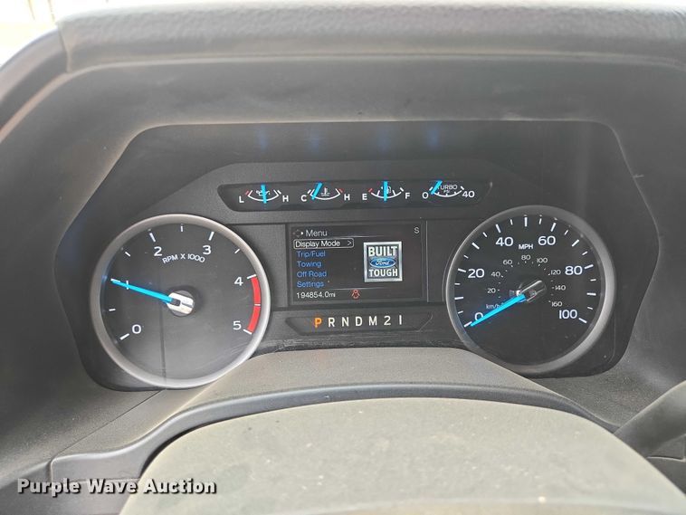 image for item DY1085 2017 Ford F550 Crew Cab utility / service truck