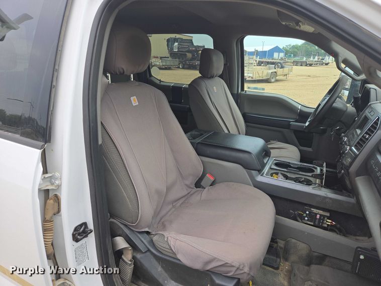 image for item DY1085 2017 Ford F550 Crew Cab utility / service truck