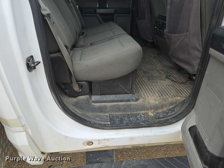 image for item DY1085 2017 Ford F550 Crew Cab utility / service truck