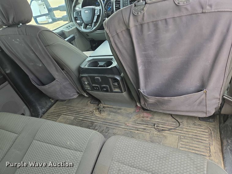 image for item DY1085 2017 Ford F550 Crew Cab utility / service truck