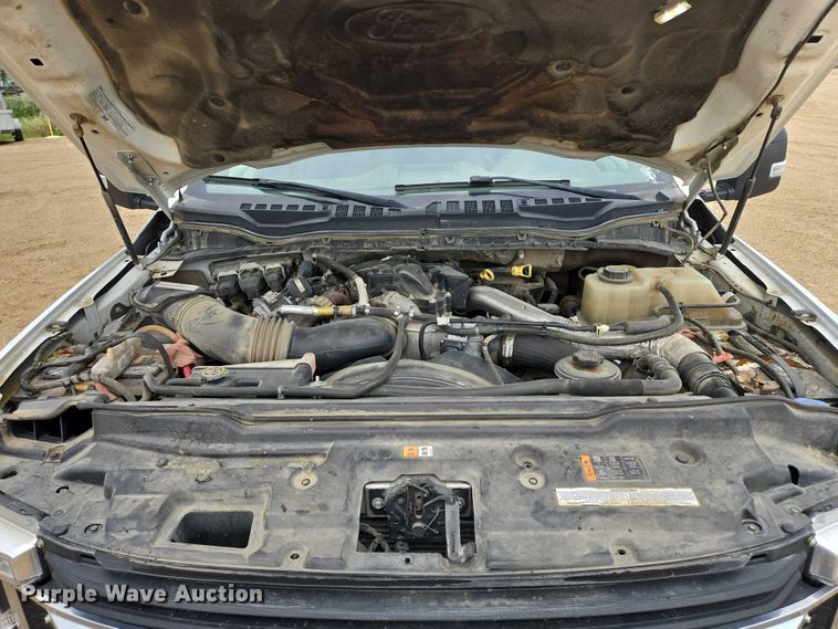 image for item DY1085 2017 Ford F550 Crew Cab utility / service truck