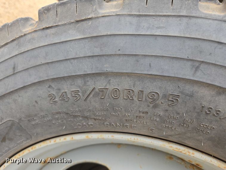 image for item DY1085 2017 Ford F550 Crew Cab utility / service truck