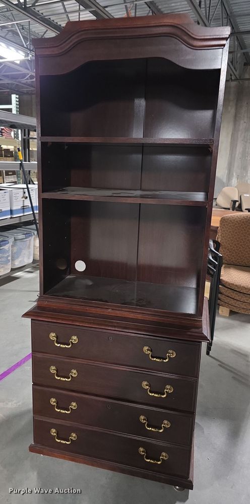 image for item DZ6063 Hutch