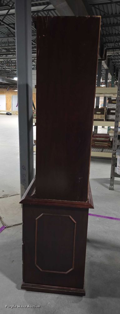 image for item DZ6063 Hutch