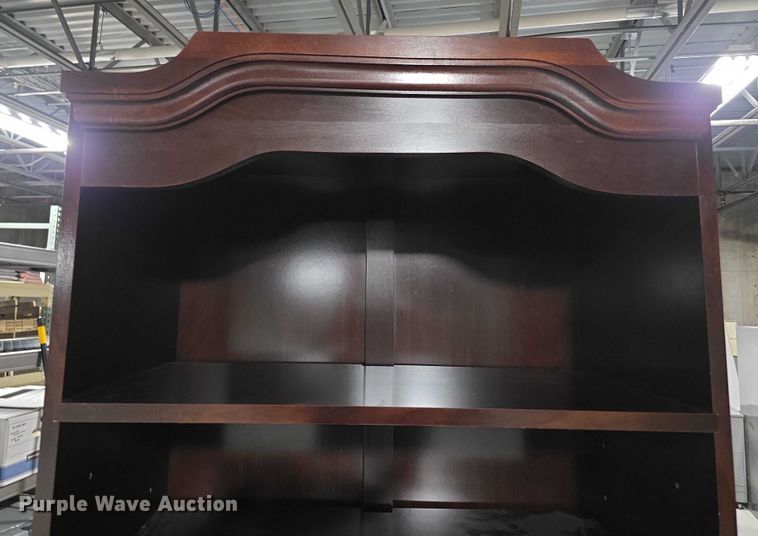 image for item DZ6063 Hutch