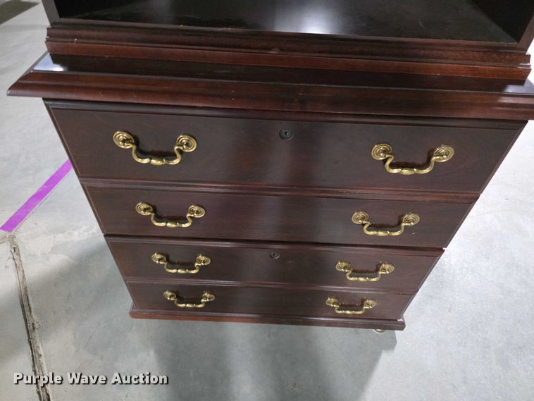 image for item DZ6063 Hutch