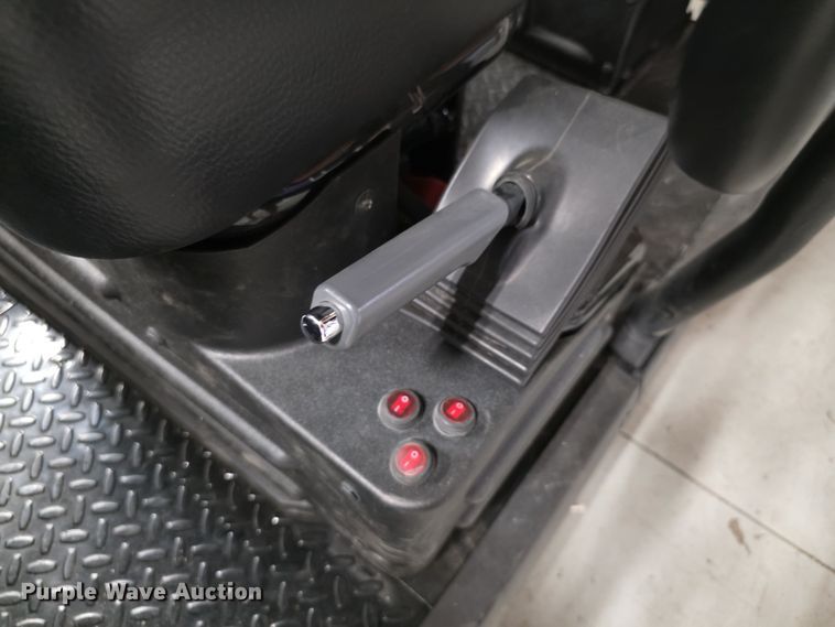 image for item DZ6114 2016 Kawasaki  KAF620R utility vehicle