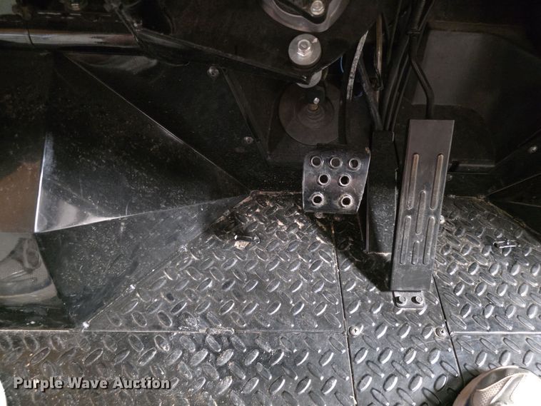 image for item DZ6114 2016 Kawasaki  KAF620R utility vehicle