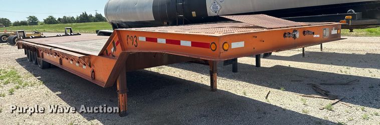 image for item DZ8532 1987 Trail King TK80-4560 drop deck equipment trailer
