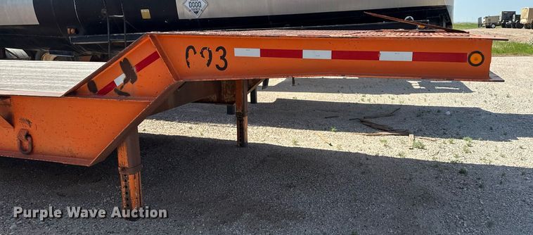 image for item DZ8532 1987 Trail King TK80-4560 drop deck equipment trailer