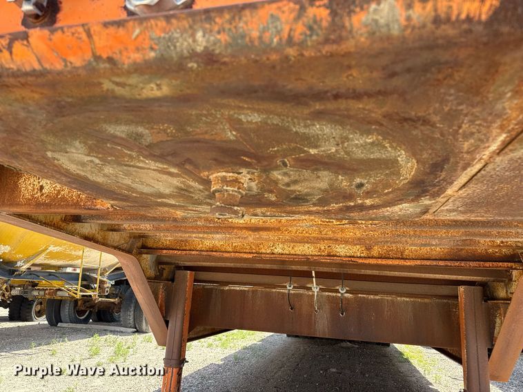 image for item DZ8532 1987 Trail King TK80-4560 drop deck equipment trailer