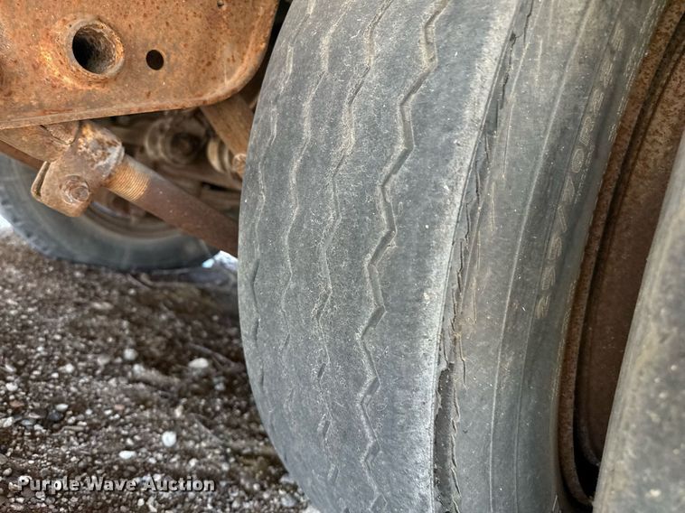 image for item DZ8532 1987 Trail King TK80-4560 drop deck equipment trailer