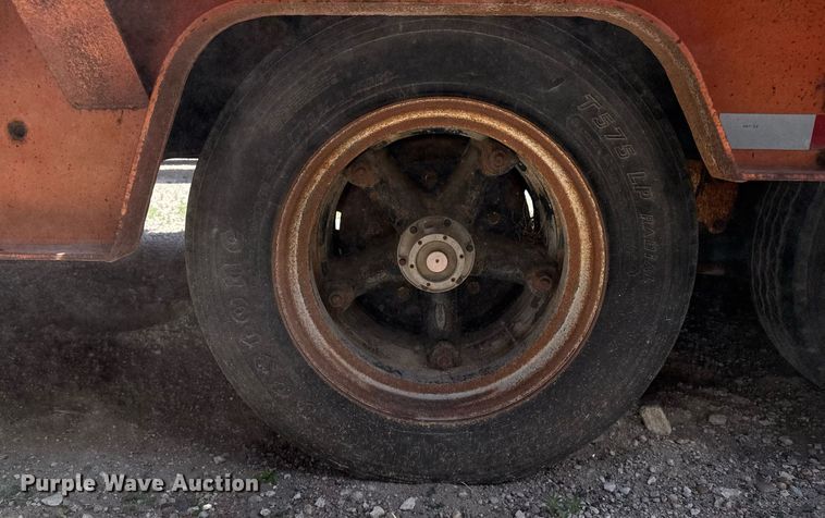 image for item DZ8532 1987 Trail King TK80-4560 drop deck equipment trailer