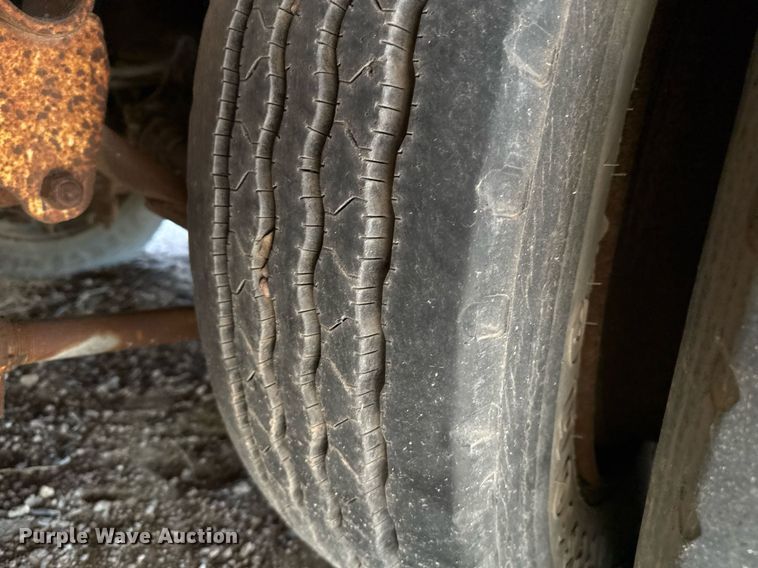 image for item DZ8532 1987 Trail King TK80-4560 drop deck equipment trailer