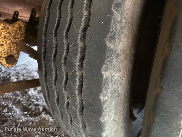 image for item DZ8532 1987 Trail King TK80-4560 drop deck equipment trailer