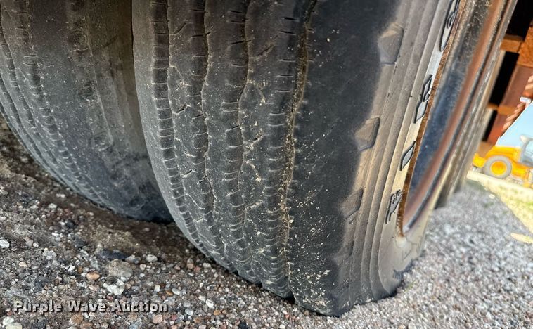 image for item DZ8532 1987 Trail King TK80-4560 drop deck equipment trailer