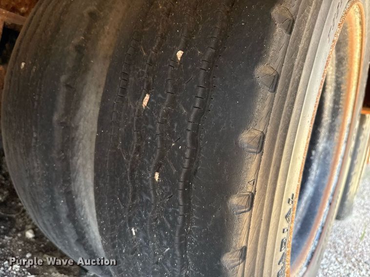 image for item DZ8532 1987 Trail King TK80-4560 drop deck equipment trailer