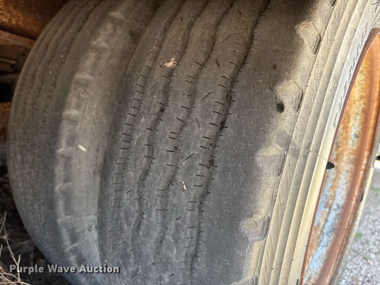 image for item DZ8532 1987 Trail King TK80-4560 drop deck equipment trailer