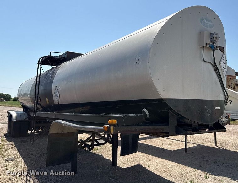 image for item DZ8533 1978 Etnyre DTR tank trailer
