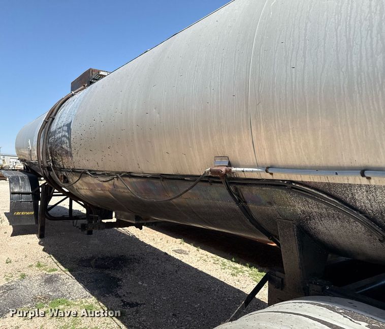 image for item DZ8533 1978 Etnyre DTR tank trailer