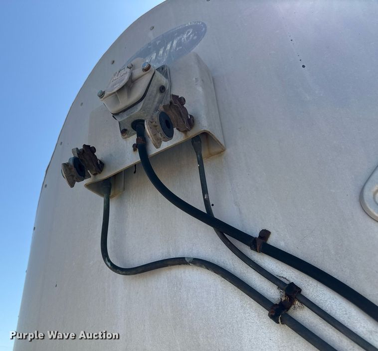 image for item DZ8533 1978 Etnyre DTR tank trailer