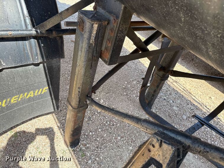 image for item DZ8533 1978 Etnyre DTR tank trailer