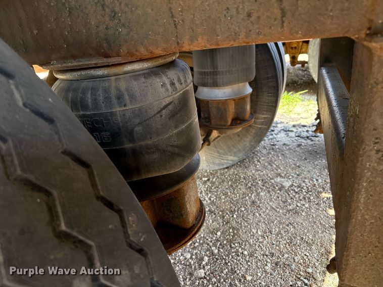 image for item DZ8533 1978 Etnyre DTR tank trailer