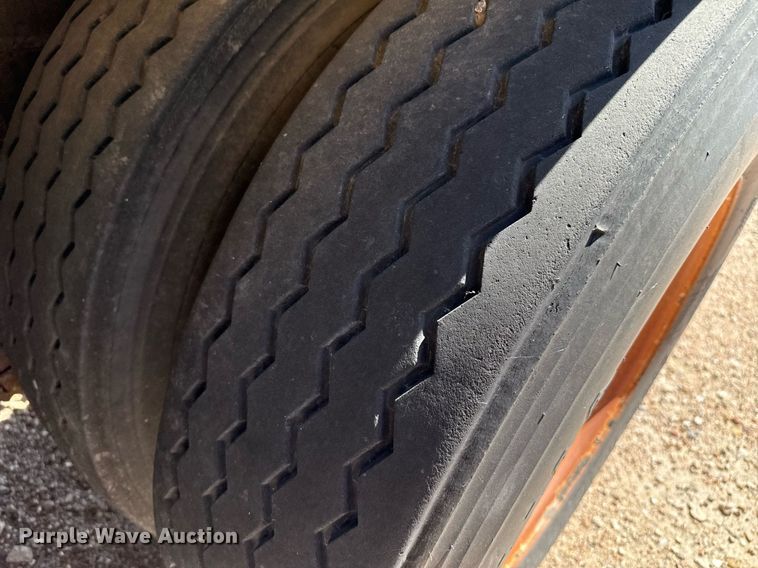 image for item DZ8533 1978 Etnyre DTR tank trailer