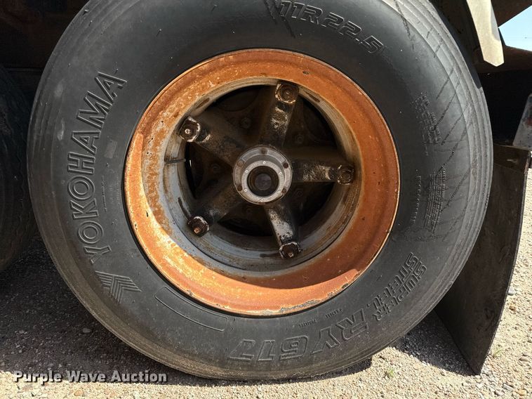 image for item DZ8533 1978 Etnyre DTR tank trailer