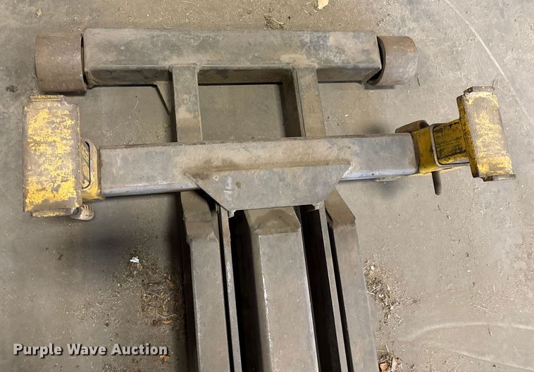 image for item DZ8775 (2) pneumatic jacks