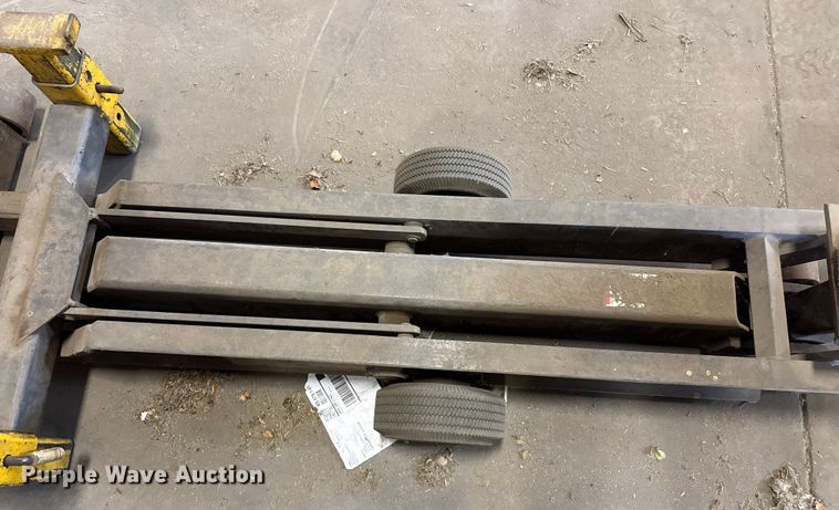 image for item DZ8775 (2) pneumatic jacks