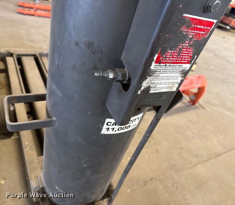 image for item DZ8775 (2) pneumatic jacks