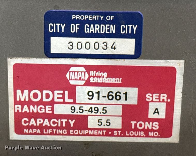 image for item DZ8775 (2) pneumatic jacks