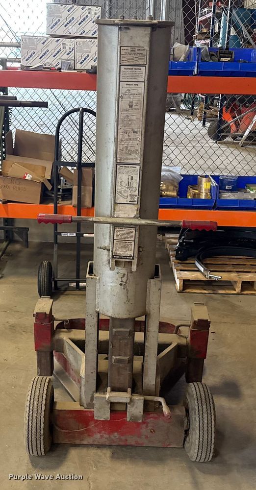 image for item DZ8775 (2) pneumatic jacks