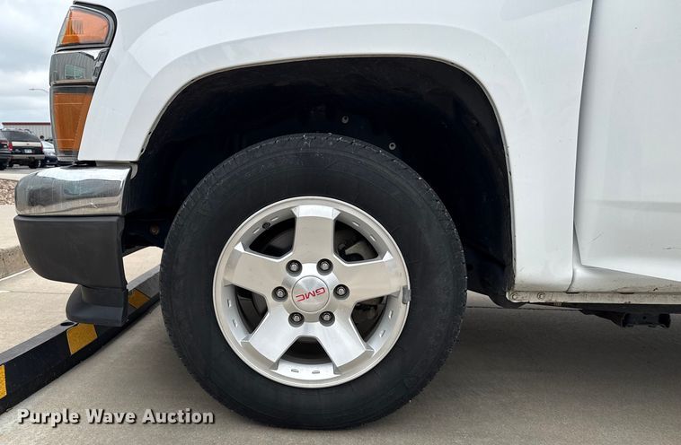 image for item DZ8776 2012 GMC Canyon pickup truck