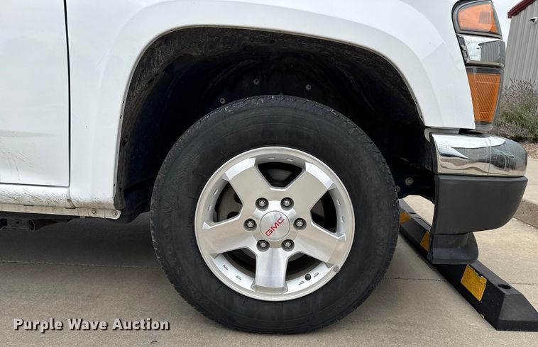 image for item DZ8776 2012 GMC Canyon pickup truck