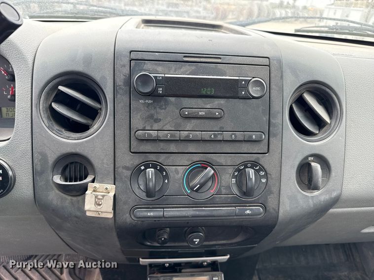 image for item DZ8777 2007 Ford F150 pickup truck